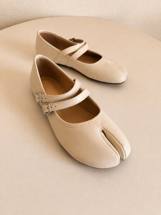 Azarayah Shoes - Tabi Split Tow Cream Split-Toe Mary Jane Flats with Double Buckle